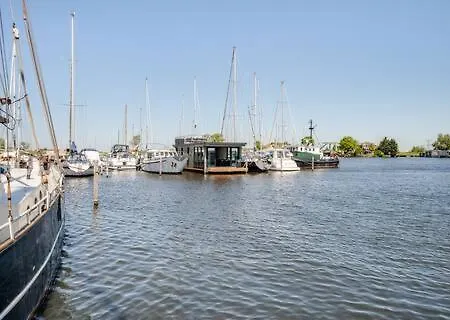 Moderne Houseboat Op Het Water! Assendelft