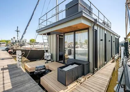 Moderne Houseboat Op Het Water! * Assendelft