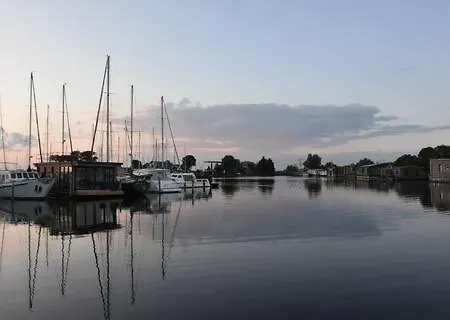Moderne Houseboat Op Het Water! Bådhotel