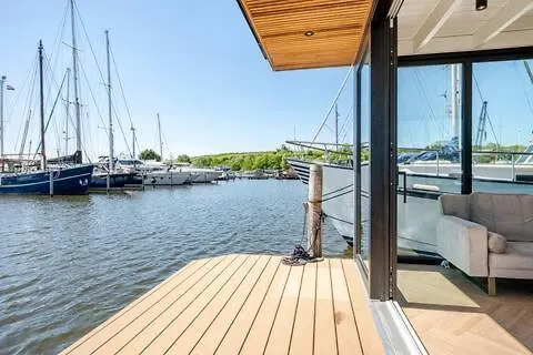 Moderne Houseboat Op Het Water! 보트호텔 어센더프트