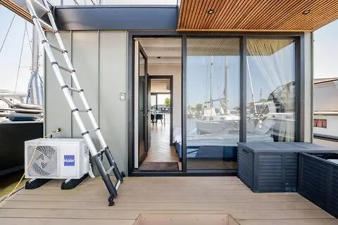 Moderne Houseboat Op Het Water! 보트호텔 어센더프트