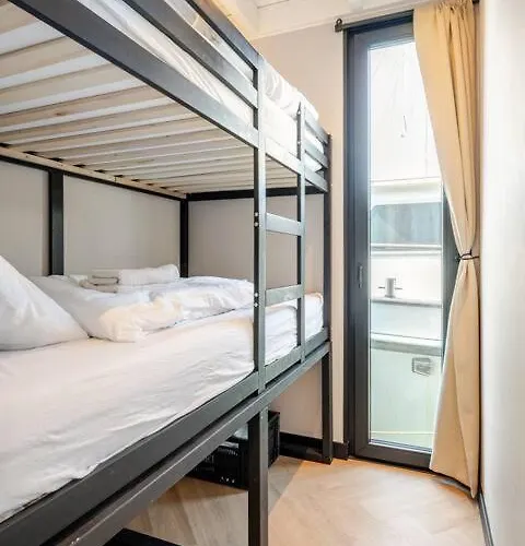 Moderne Houseboat Op Het Water! 보트호텔 *