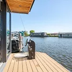 Πλωτό κατάλυμα Moderne Houseboat Op Het Water! *