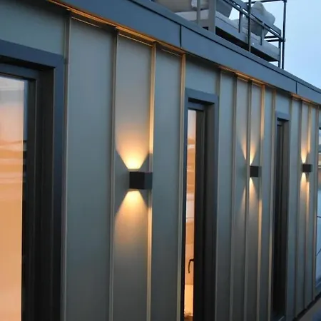 Πλωτό κατάλυμα Moderne Houseboat Op Het Water! Assendelft