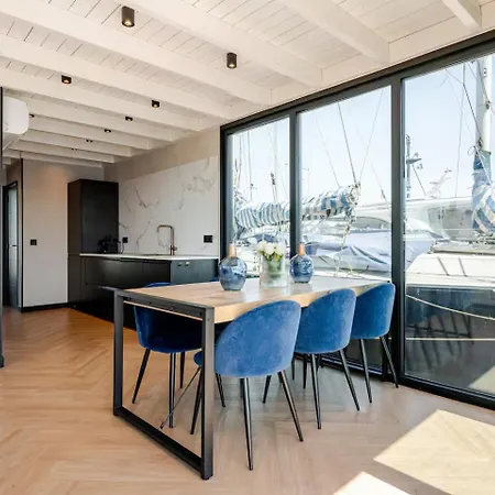 Πλωτό κατάλυμα Moderne Houseboat Op Het Water!